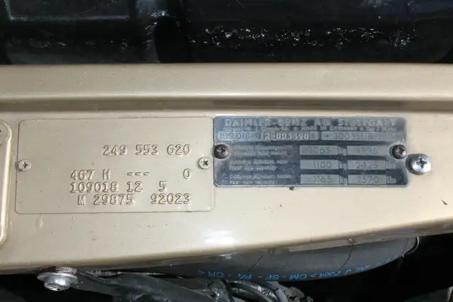 Mercedes-Benz 300 view 8