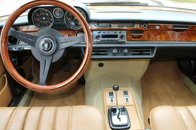 Mercedes-Benz 300 view 20