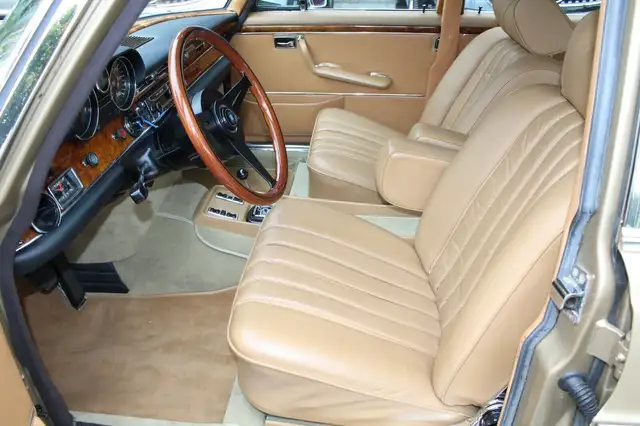 Mercedes-Benz 300 view 13