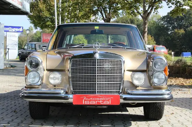 Mercedes-Benz 300 view 7