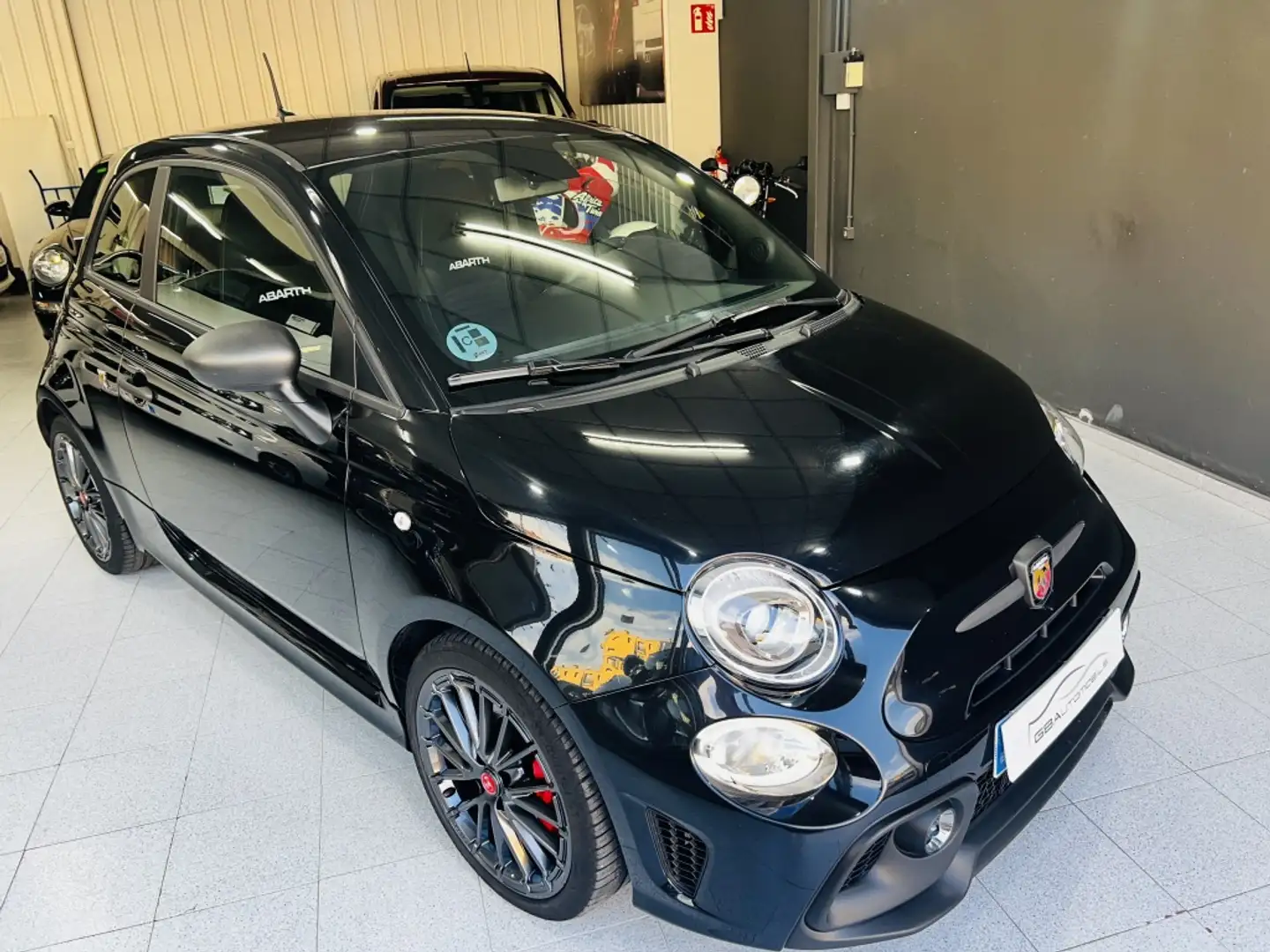 Abarth 695C 1.4T JET 132KW Černá - 2