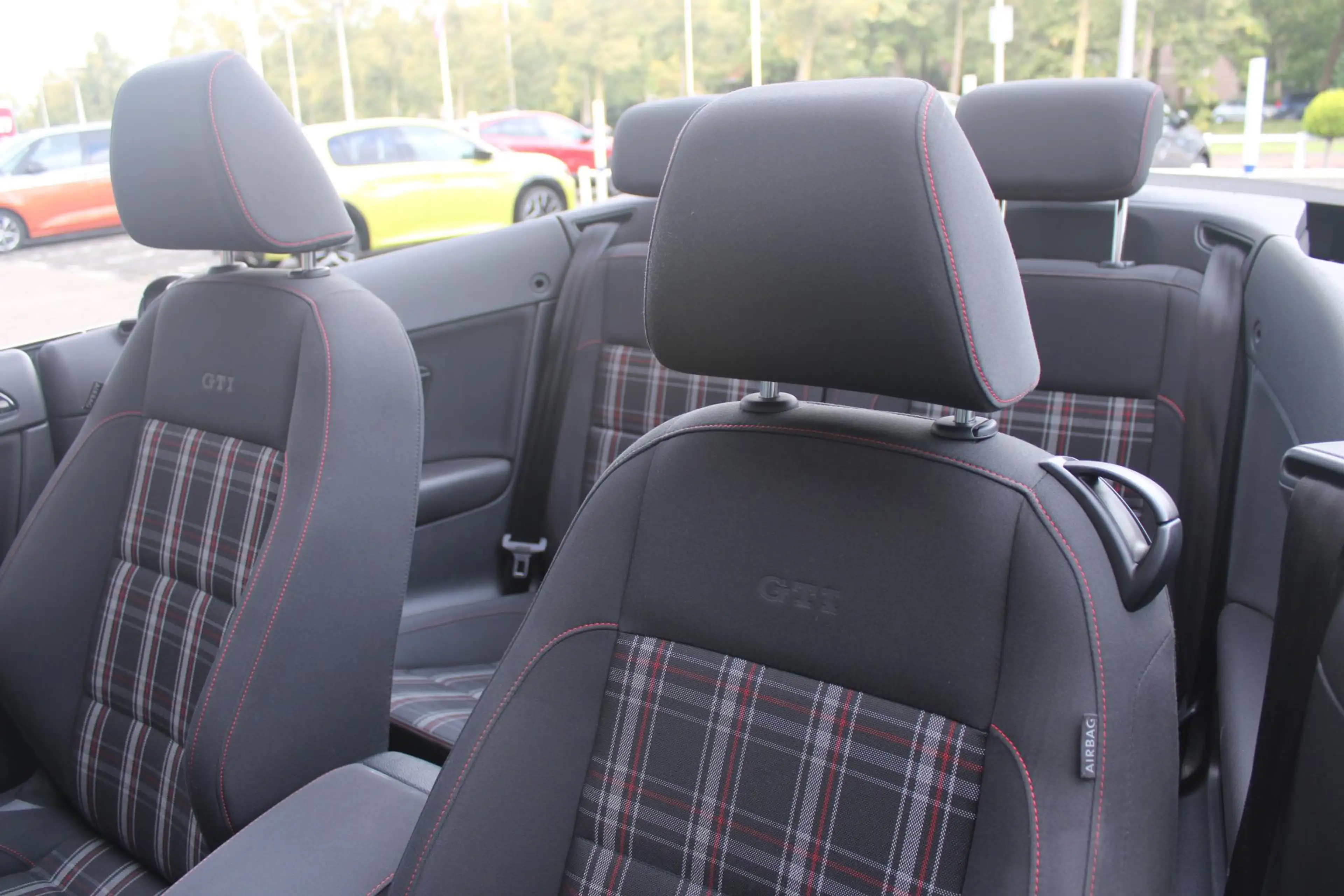 Volkswagen Golf Cabriolet 2.0 GTI 210PK DSG 7 AUTOMAAT | NEDERLANDSE AUTO | — photo 17