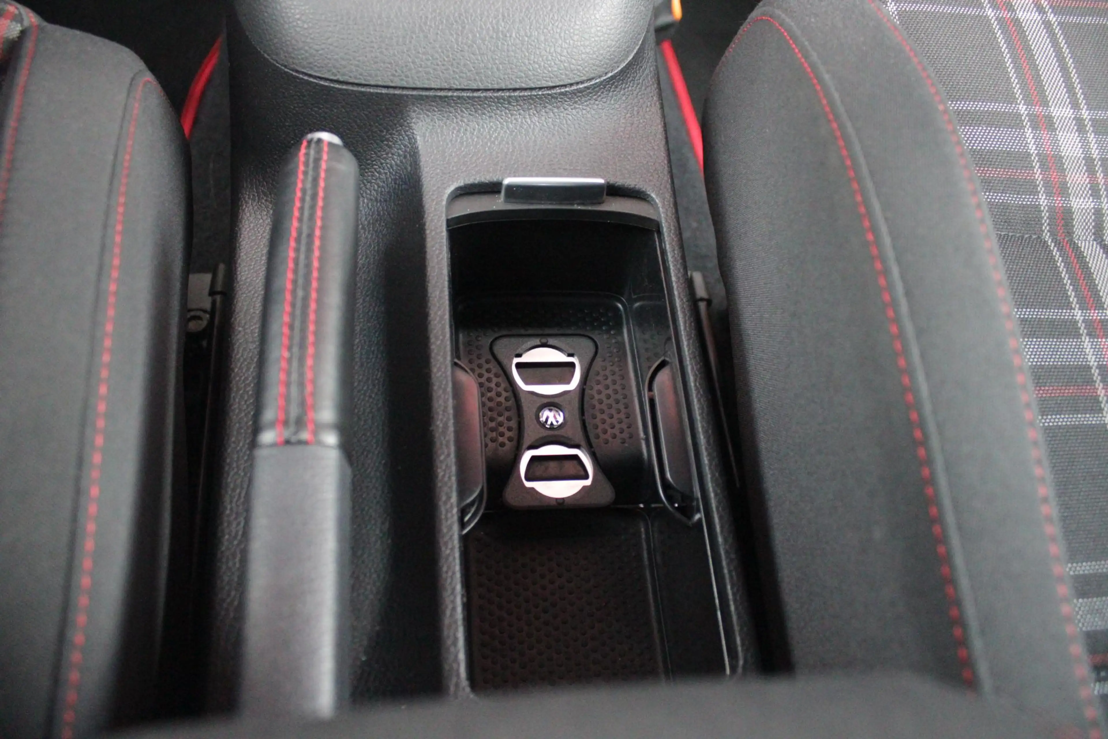 Volkswagen Golf Cabriolet 2.0 GTI 210PK DSG 7 AUTOMAAT | NEDERLANDSE AUTO | — photo 44