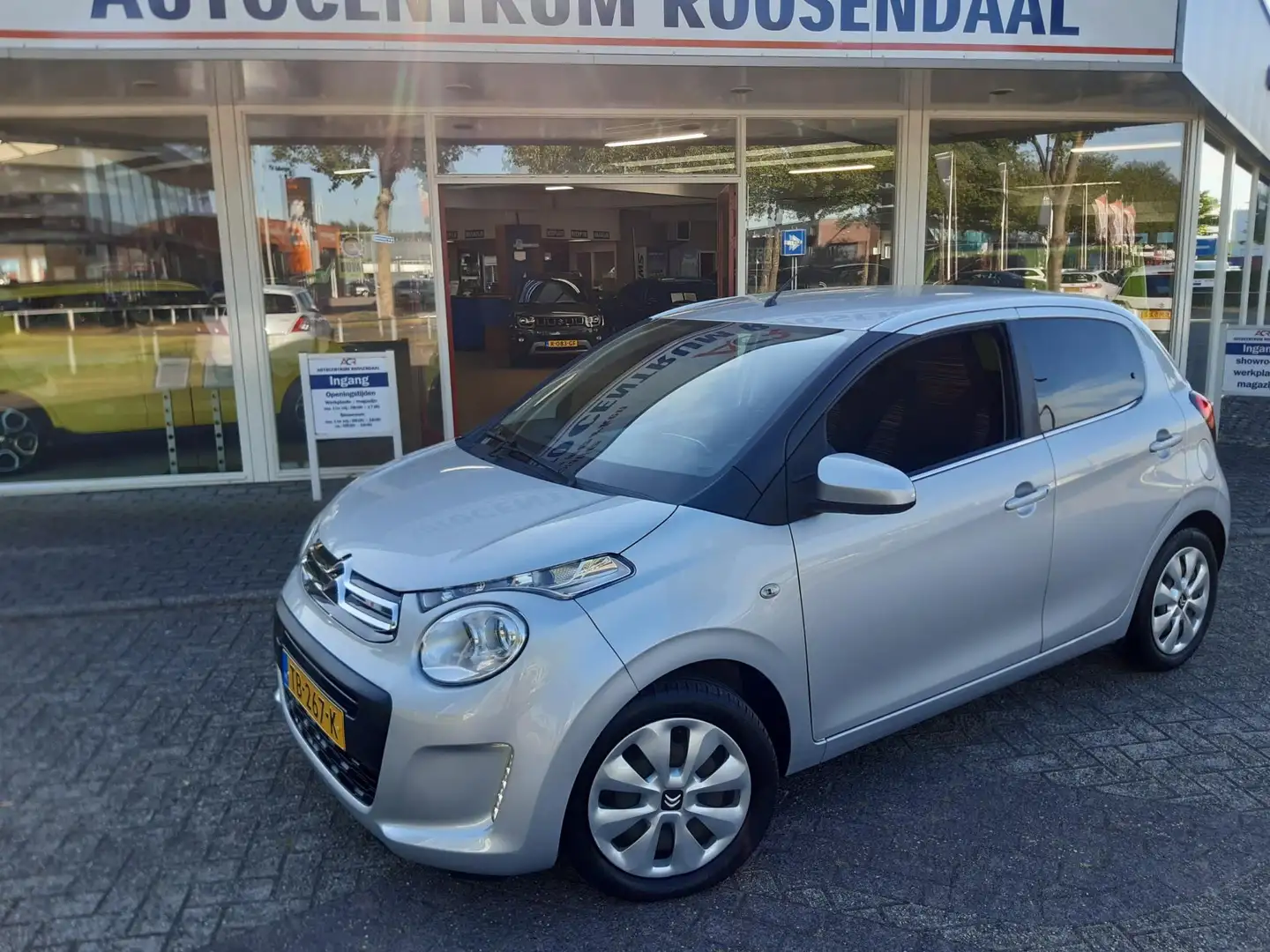 Citroen C1 1.0 e-VTi Feel lage km stand Gris - 1