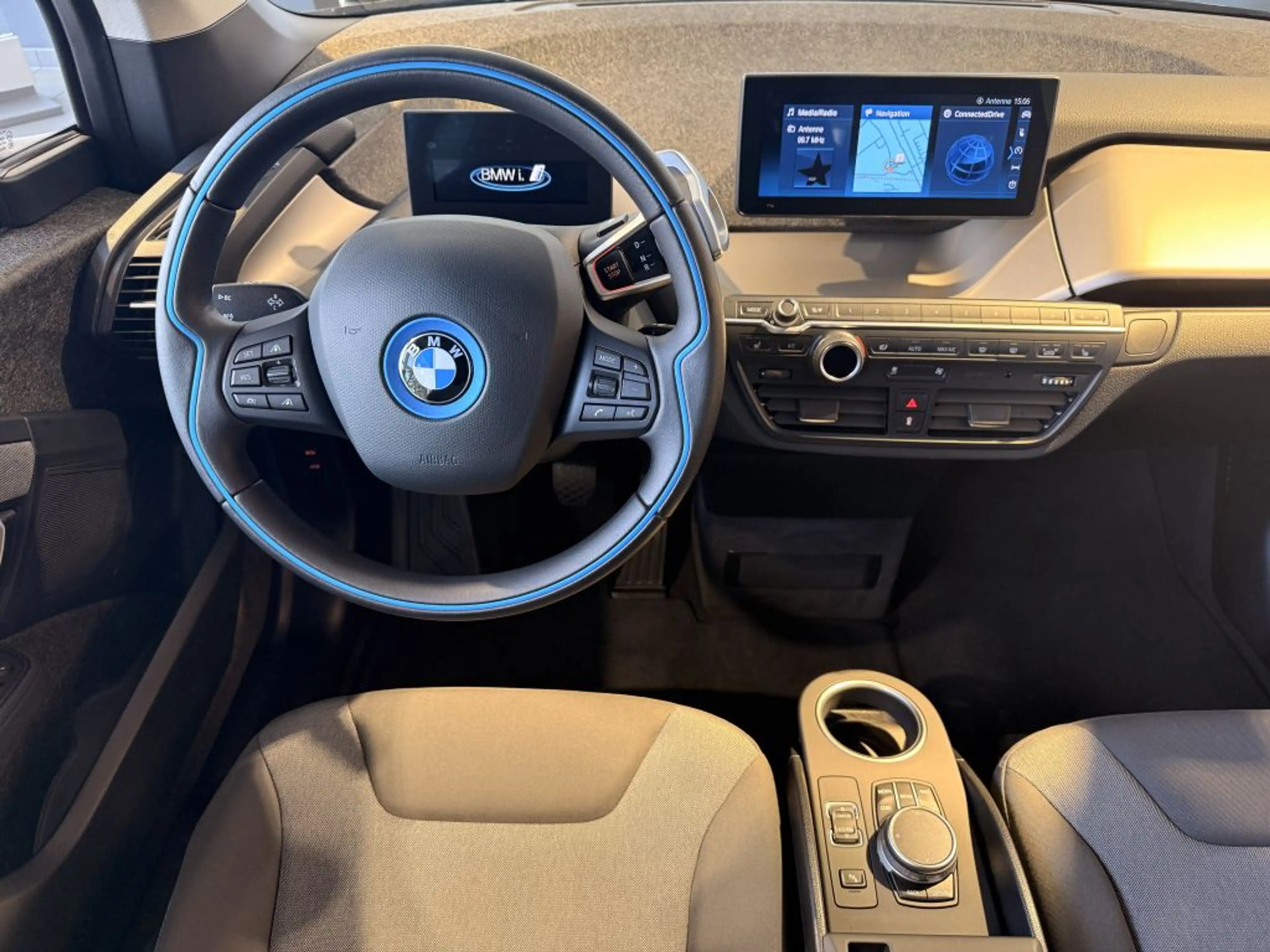 BMW i3 120 Ah KOMF+adp.LED+ACC+NAVIpro+AC/DC+AL+20* — photo 4