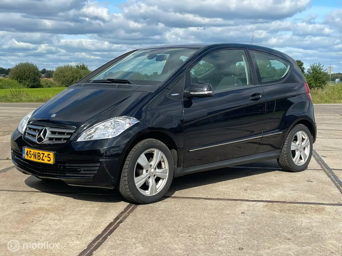 Mercedes-Benz A 160 BlueEFFICIENCY Limited Edition Noir - 1