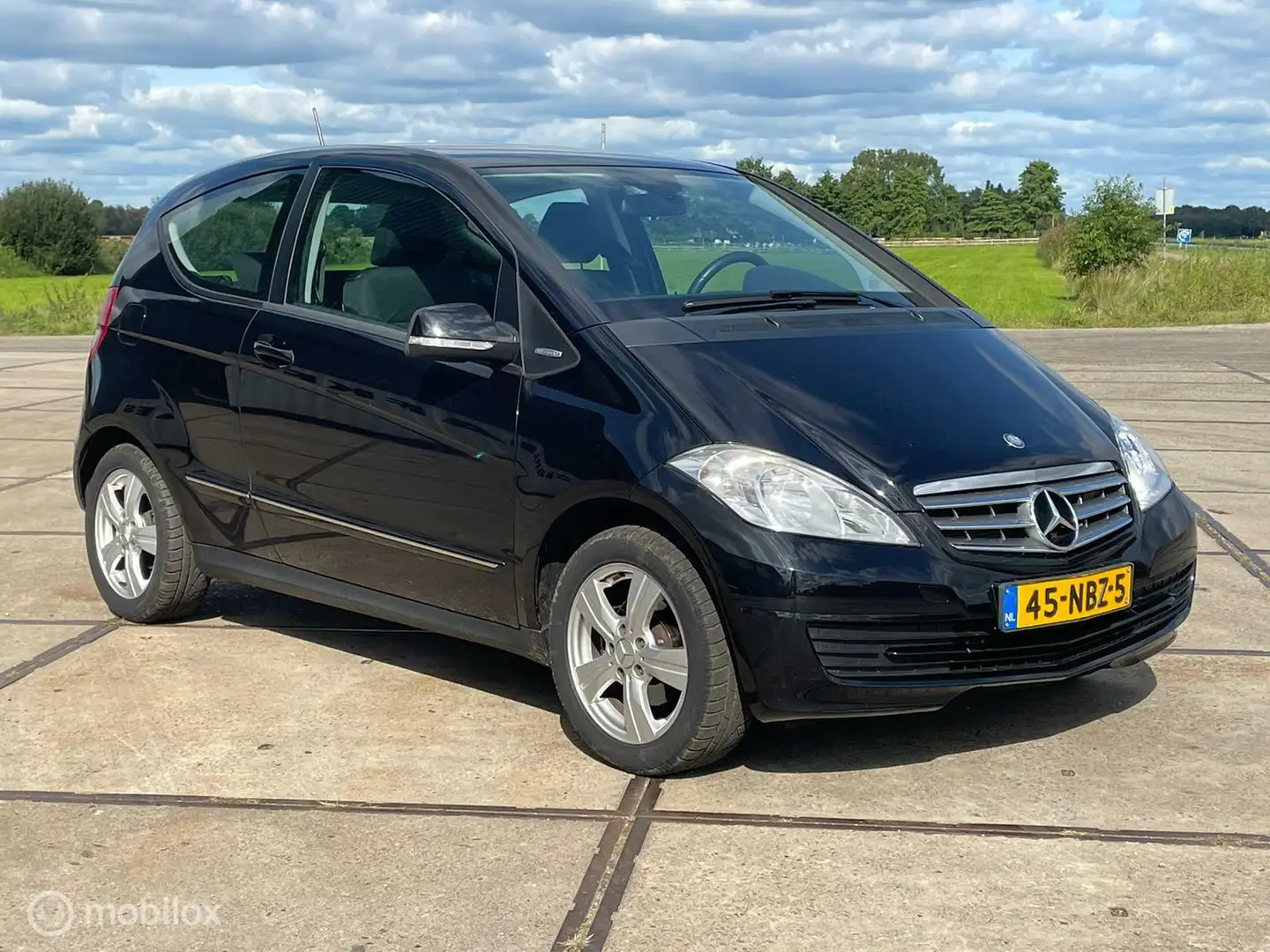 Mercedes-Benz A 160 BlueEFFICIENCY Limited Edition Noir - 2