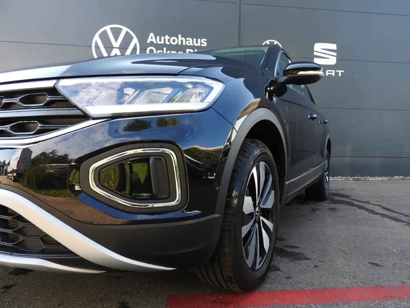 Volkswagen T-Roc ''MOVE'' 1.5 l TSI OPF 110 kW (150 PS) 7-Gang-DSG Schwarz - 2