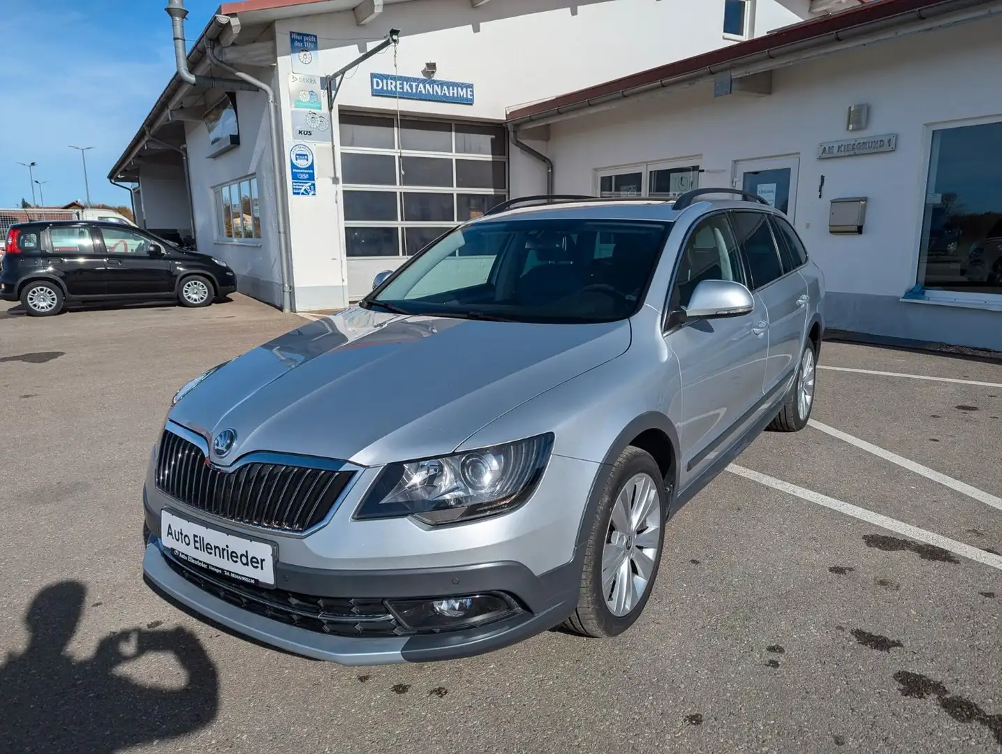 Skoda Superb Combi Elegance 4x4 Silber - 1