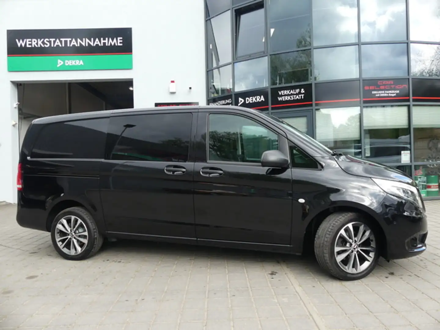 Mercedes-Benz Vito Kasten 116 CDI PRO Kasten lang LED/9GTRK/NAVI Schwarz - 1