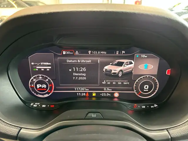 Audi Q2 view 13