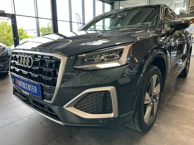 Audi Q2 view 4