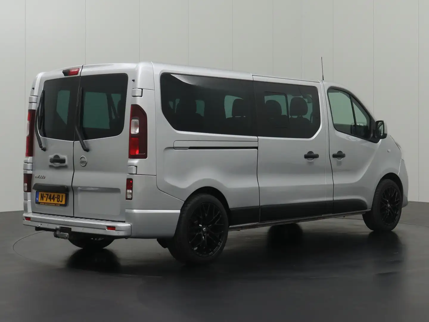 Nissan NV300 2.0DCI 145PK Lang Personenbus | 9-Persoons | Prijs Zilver - 2