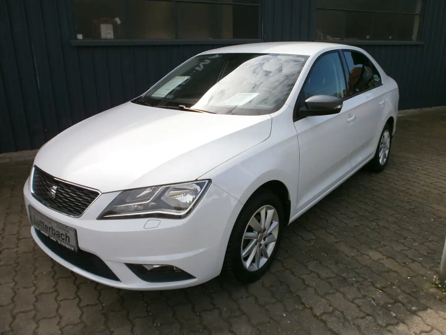 SEAT Toledo 1.2 TSI CONNECT Білий - 1