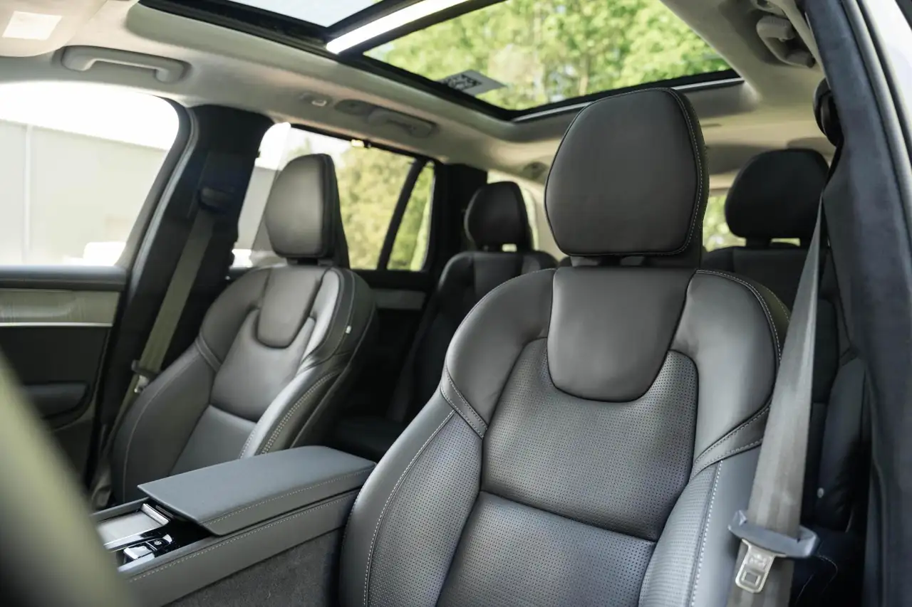 Volvo XC90 T8 Ultra Dark B&W Pano Lucht Trek HUD Massage 22, миниатюра 23