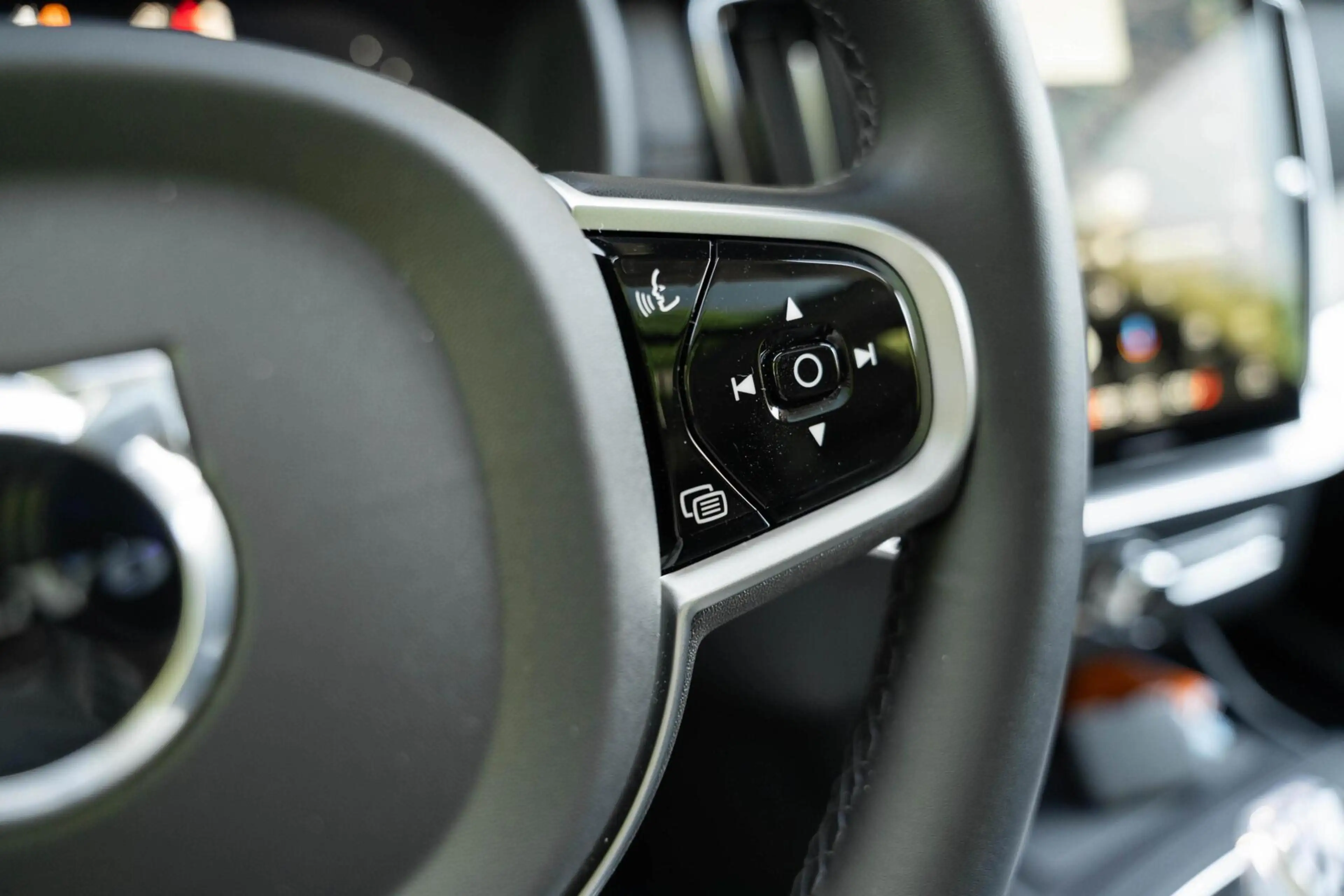 Volvo XC90 T8 Ultra Dark B&W Pano Lucht Trek HUD Massage 22 — photo 38