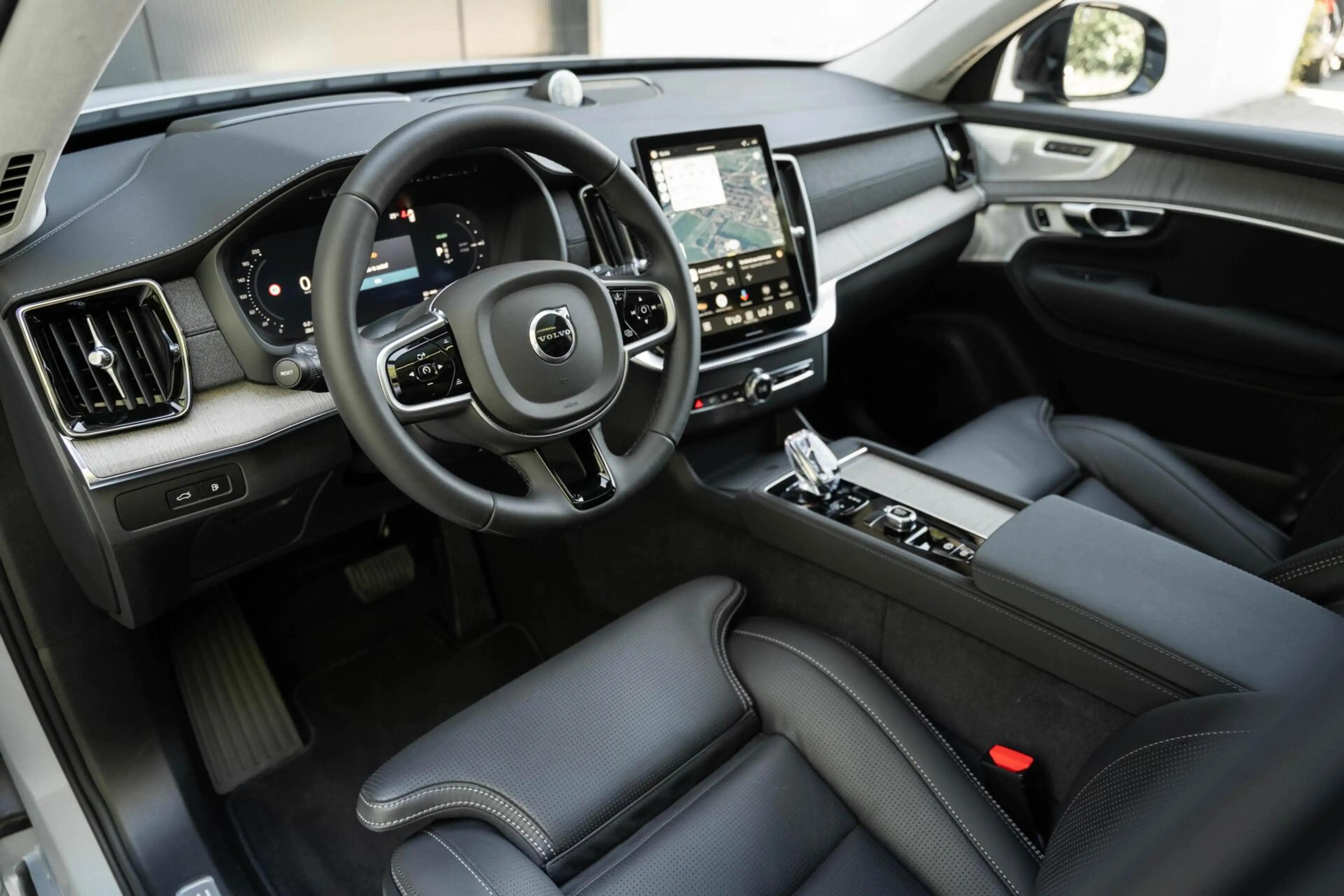 Volvo XC90 T8 Ultra Dark B&W Pano Lucht Trek HUD Massage 22 — photo 3