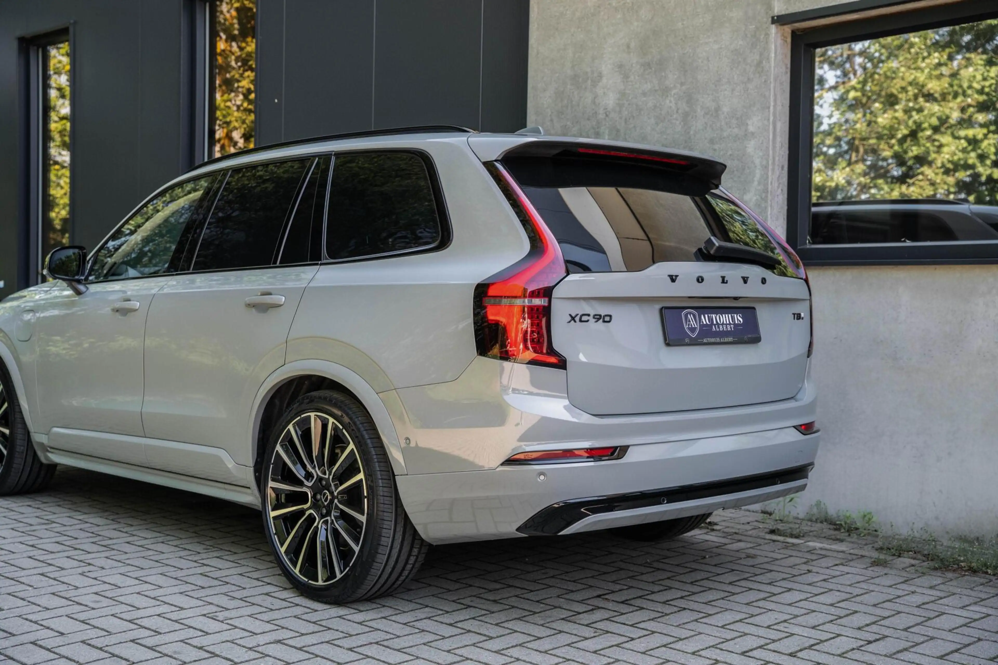 Volvo XC90 T8 Ultra Dark B&W Pano Lucht Trek HUD Massage 22 — photo 16