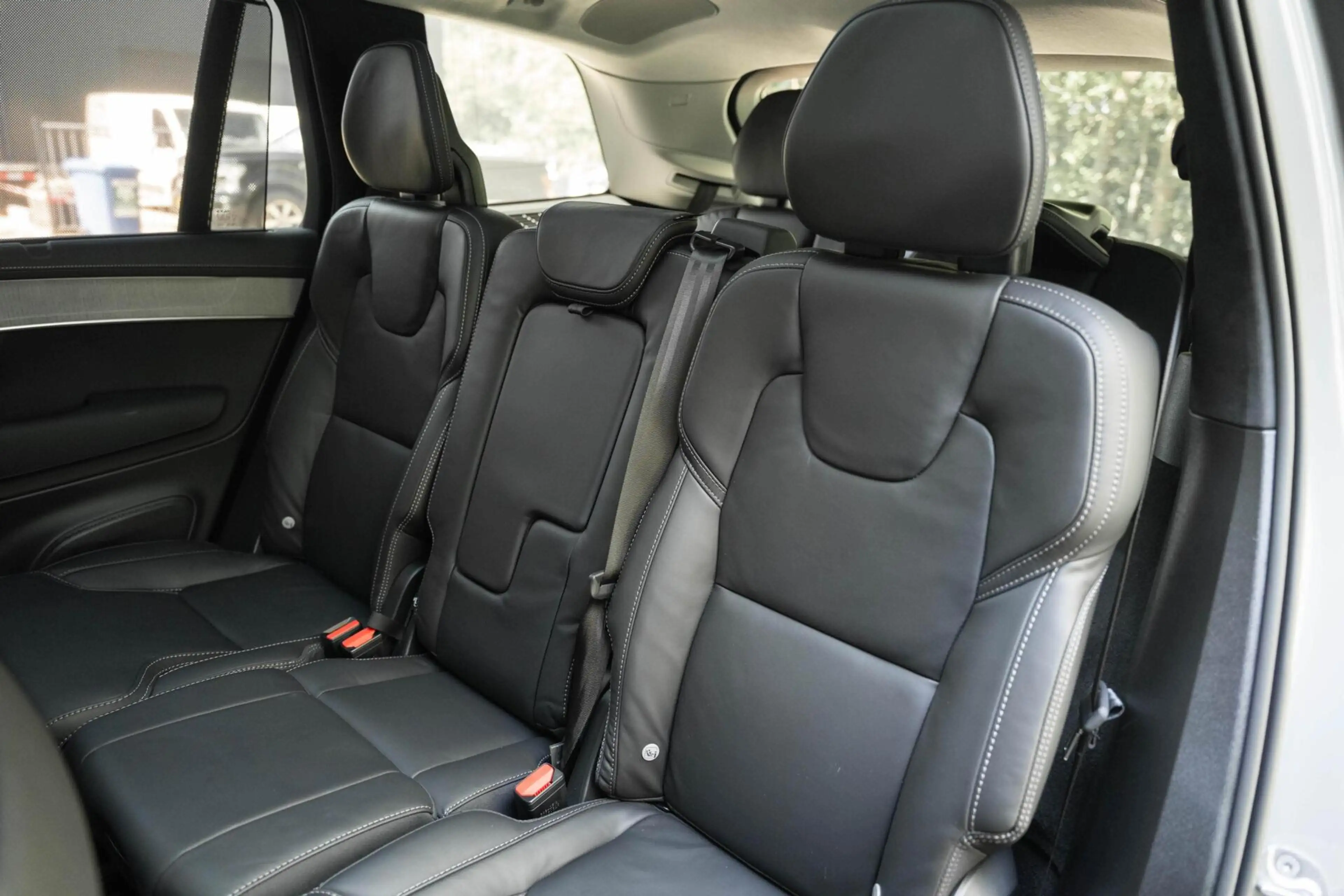 Volvo XC90 T8 Ultra Dark B&W Pano Lucht Trek HUD Massage 22 — photo 31