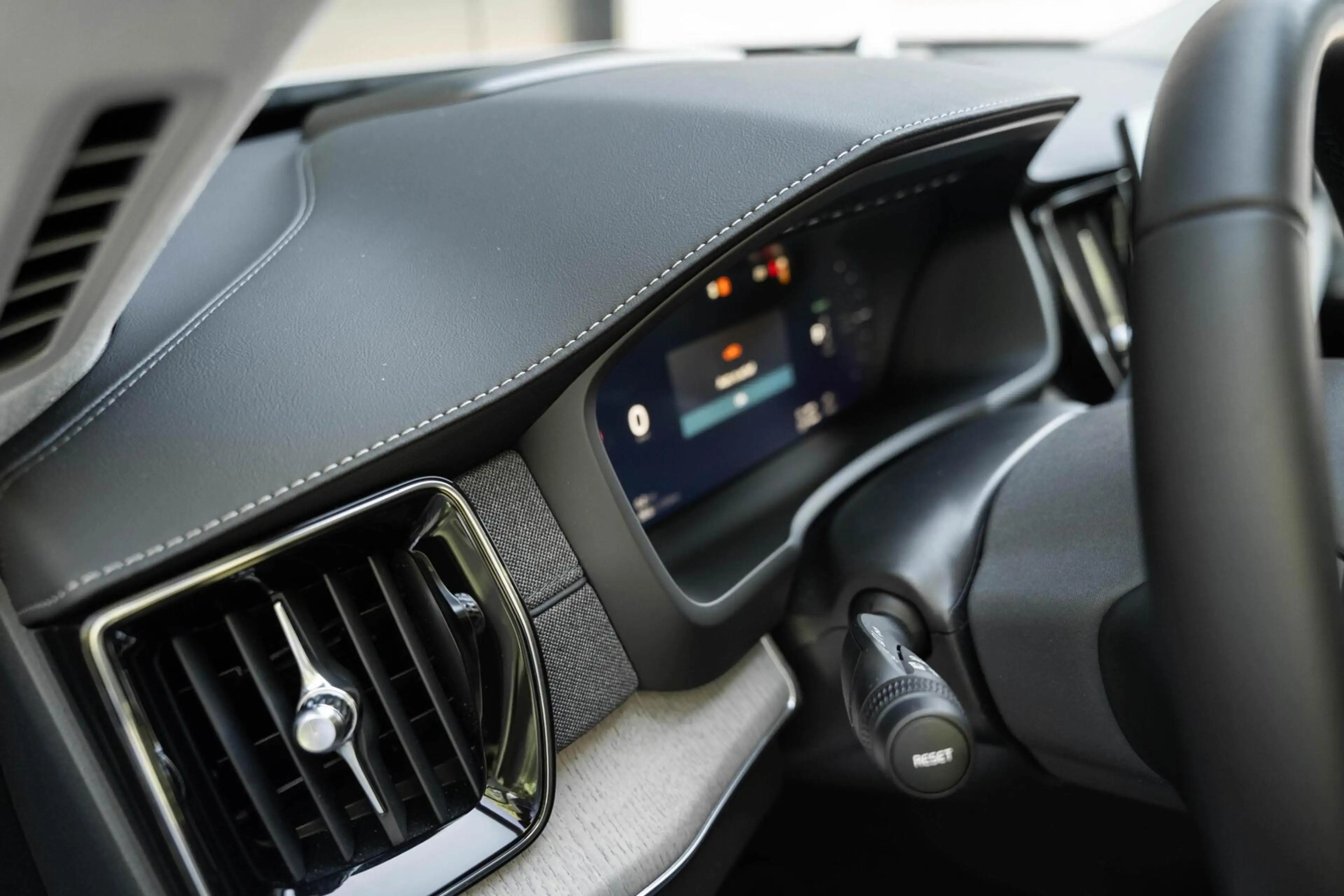 Volvo XC90 T8 Ultra Dark B&W Pano Lucht Trek HUD Massage 22 — photo 22