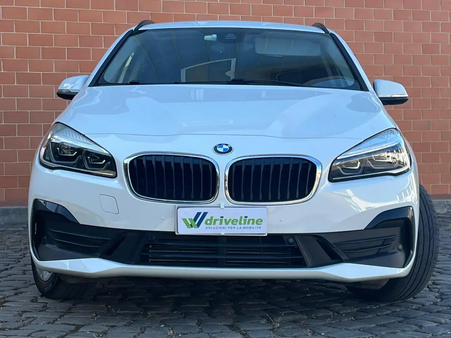 BMW 225 225xe Active Tourer iPerformance auto Bílá - 2
