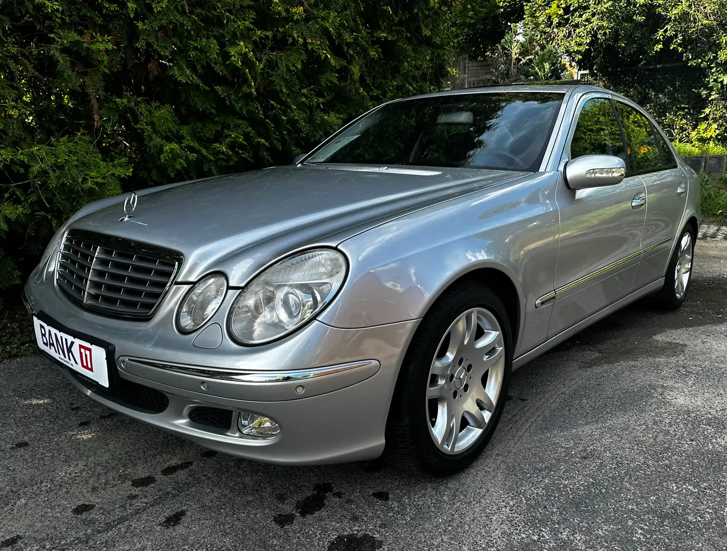 Mercedes-Benz E 240 E 240i*Alu*Automatik*Navi*PDC*Xenon*09/2027HU/AU Silber - 1