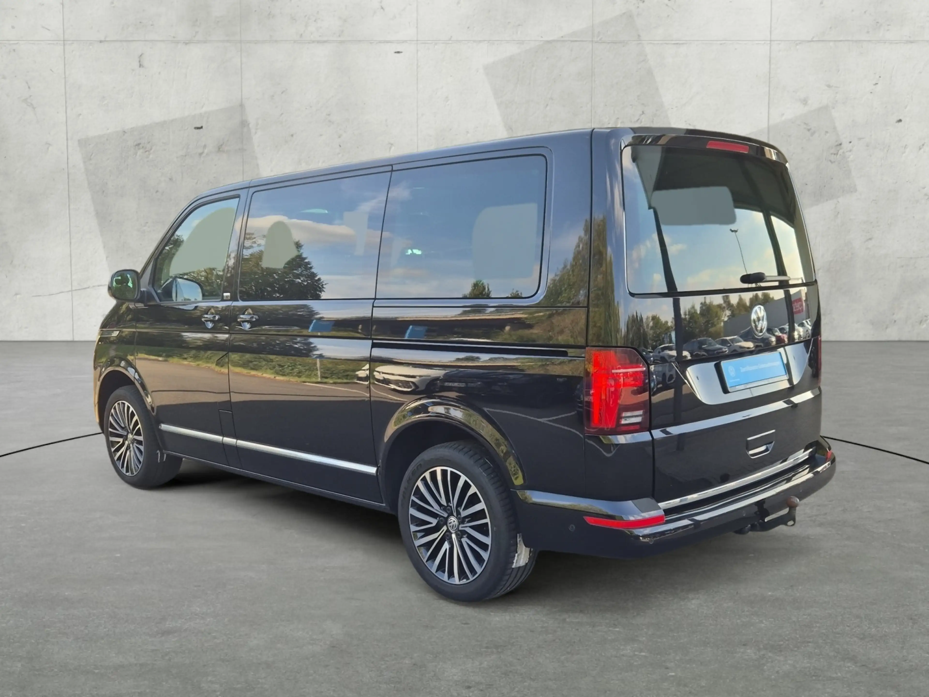 Volkswagen T6.1 Multivan 2.0 TDI DSG Generation Six +RFK+ACC+AHK+LED — photo 4