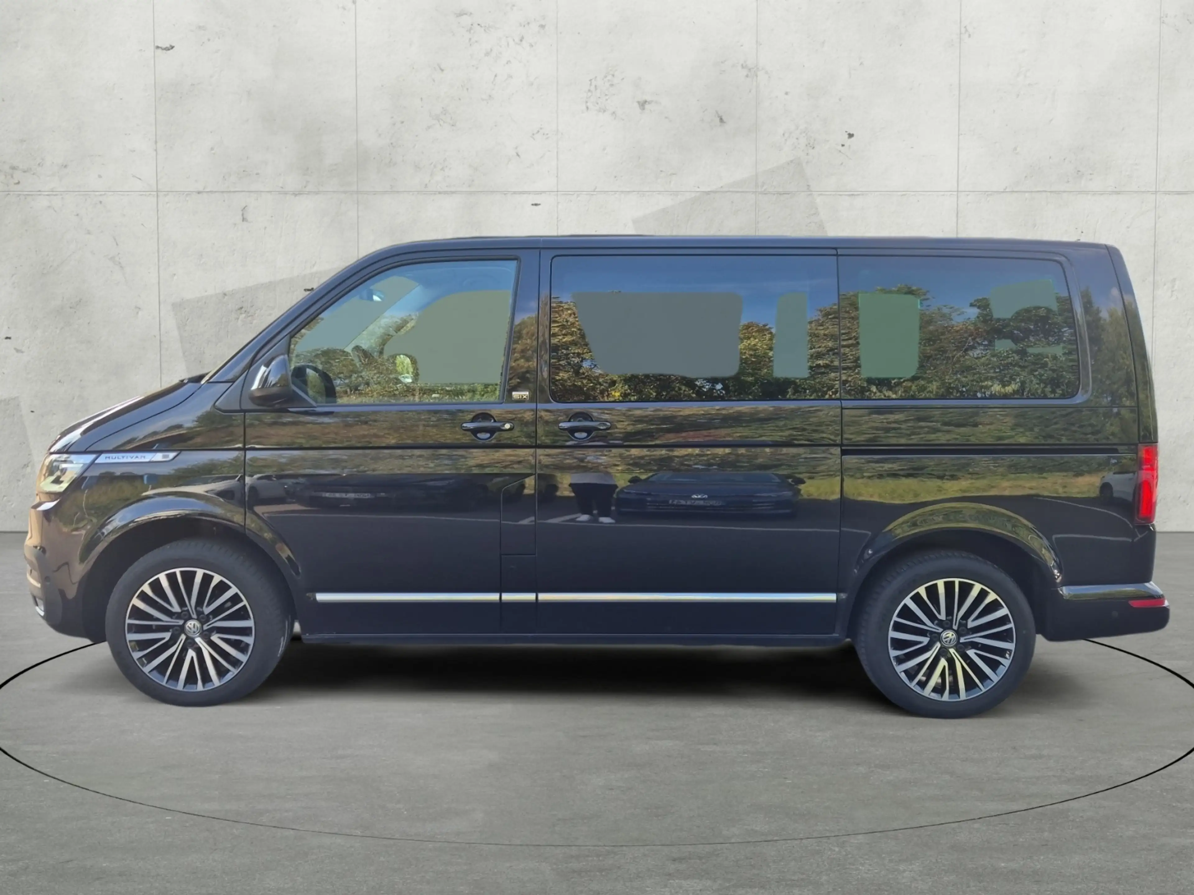 Volkswagen T6.1 Multivan 2.0 TDI DSG Generation Six +RFK+ACC+AHK+LED — photo 3