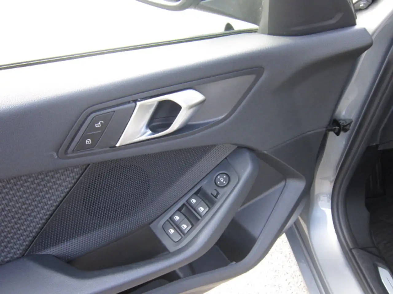 BMW 118 iA Hatch PROF NAVI + LIVE COCKPIT + CARPLAY + DAB, миниатюра 9