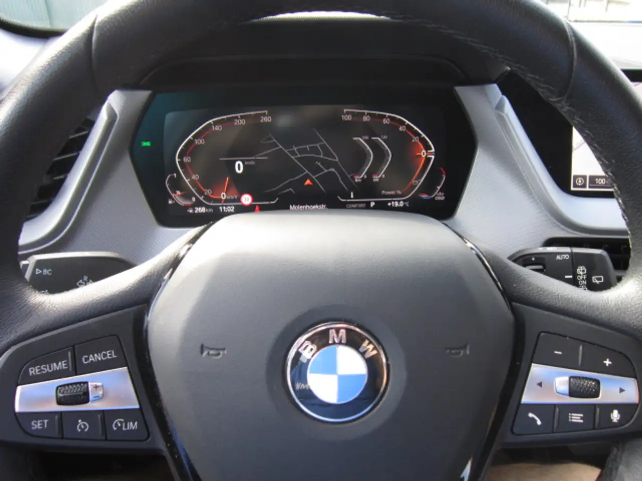 BMW 118 iA Hatch PROF NAVI + LIVE COCKPIT + CARPLAY + DAB, миниатюра 12