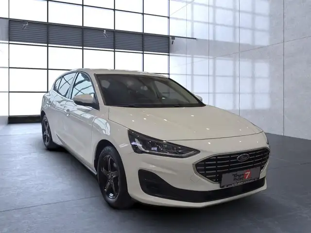 Ford Focus view 7