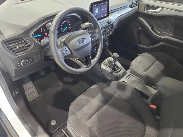 Ford Focus view 10