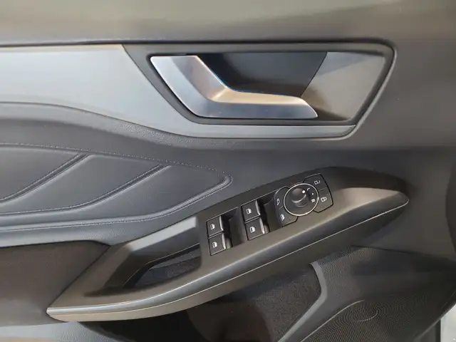 Ford Focus view 8