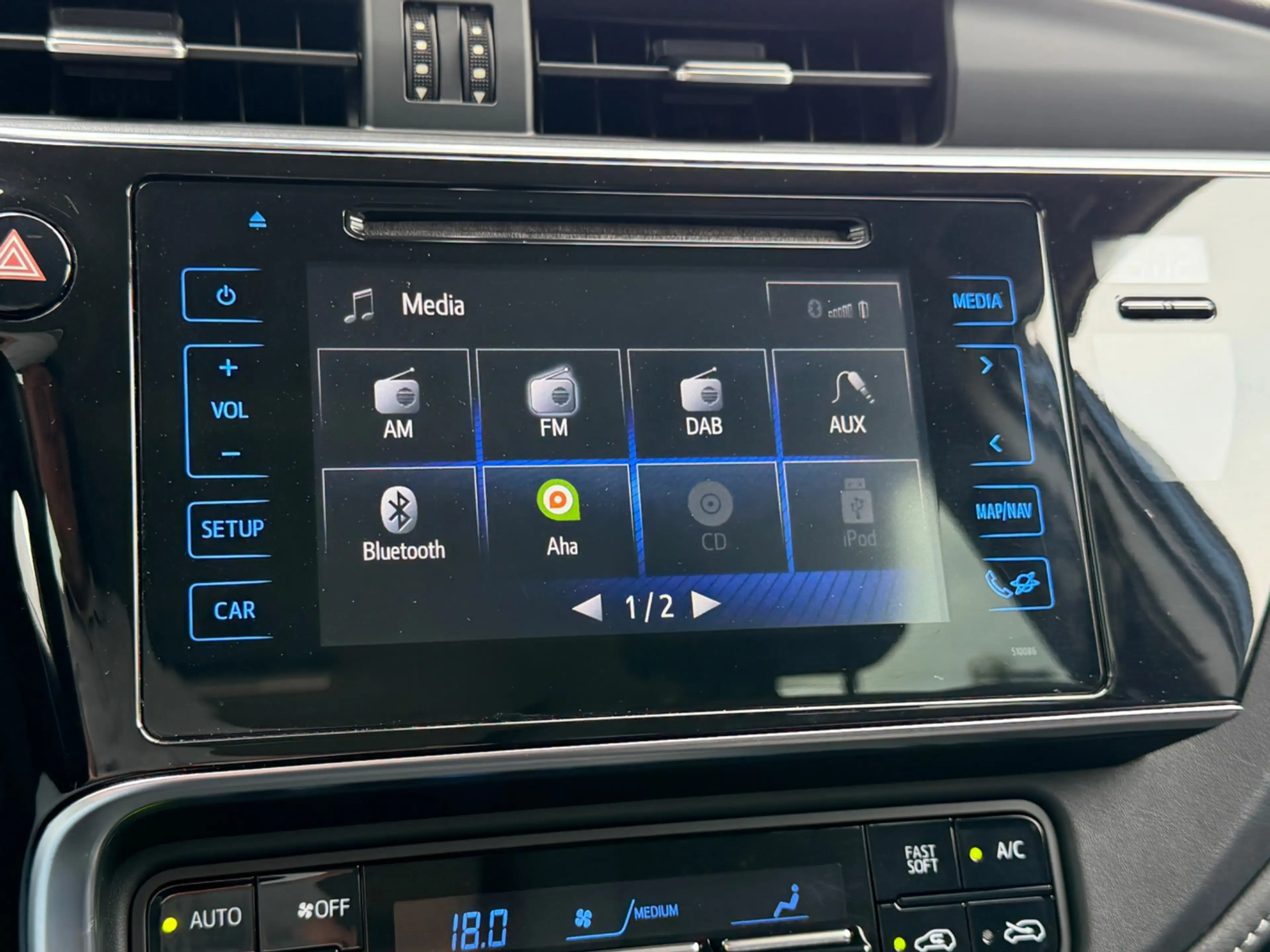 Toyota Auris Touring Sports 1.8 Hybrid Dynamic, KeyLess, Navi, — photo 24
