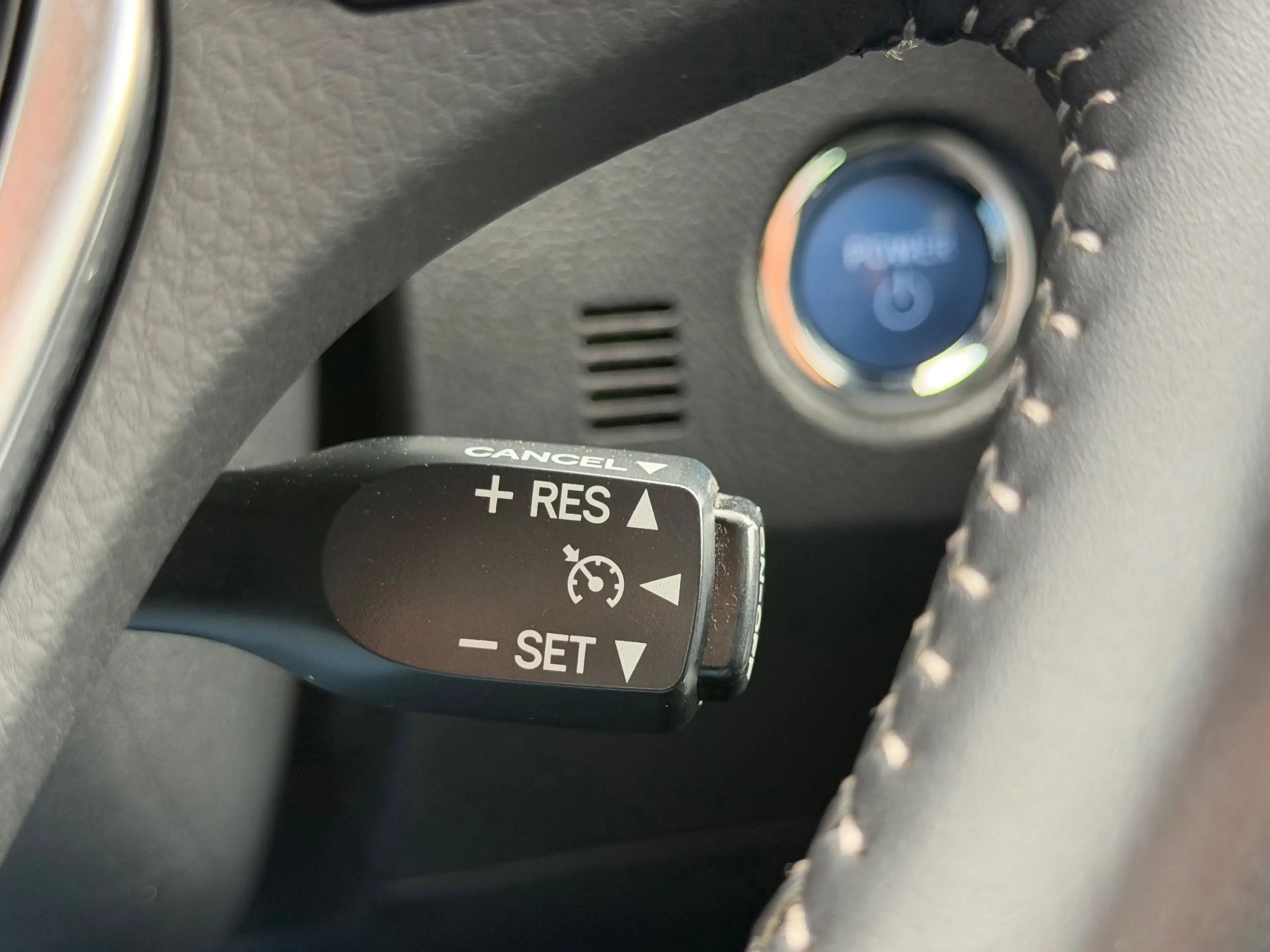 Toyota Auris Touring Sports 1.8 Hybrid Dynamic, KeyLess, Navi, — photo 36