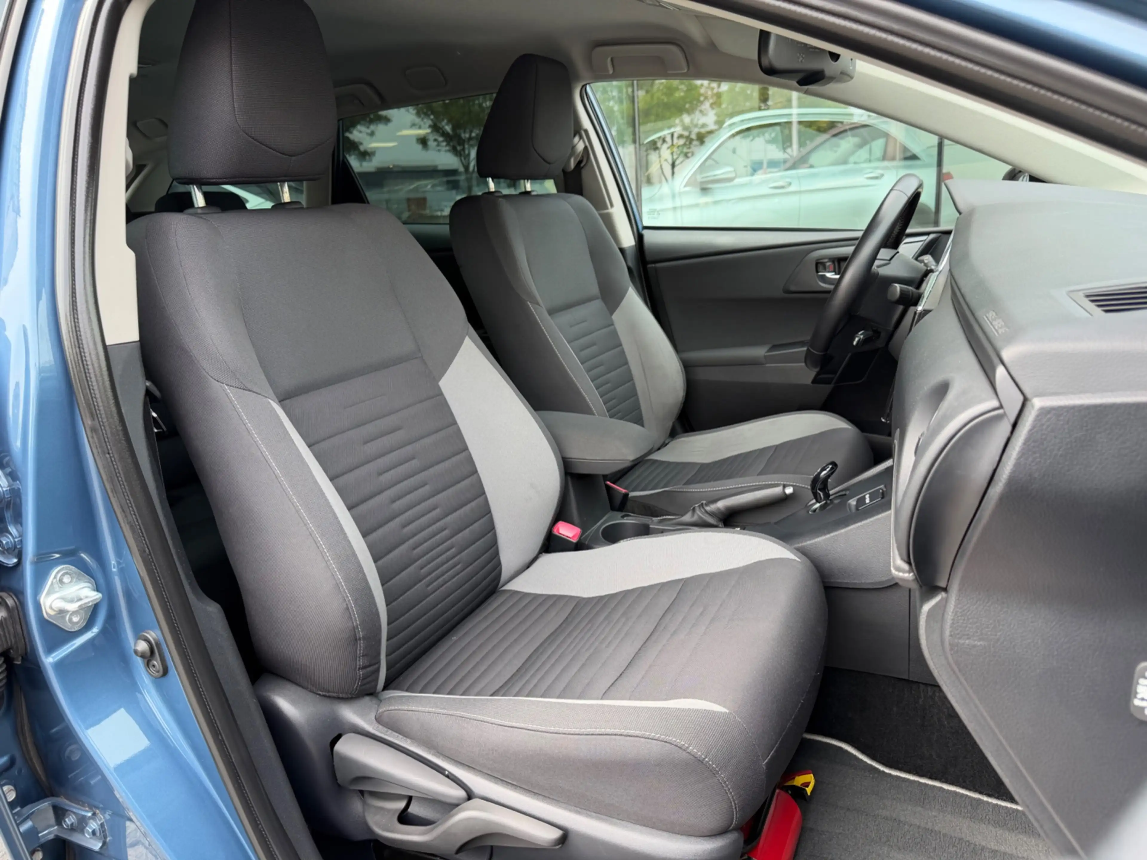 Toyota Auris Touring Sports 1.8 Hybrid Dynamic, KeyLess, Navi, — photo 10