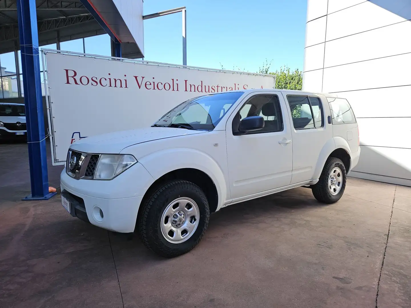 Nissan Pathfinder 2.5 dCi XE Plus Beyaz - 1