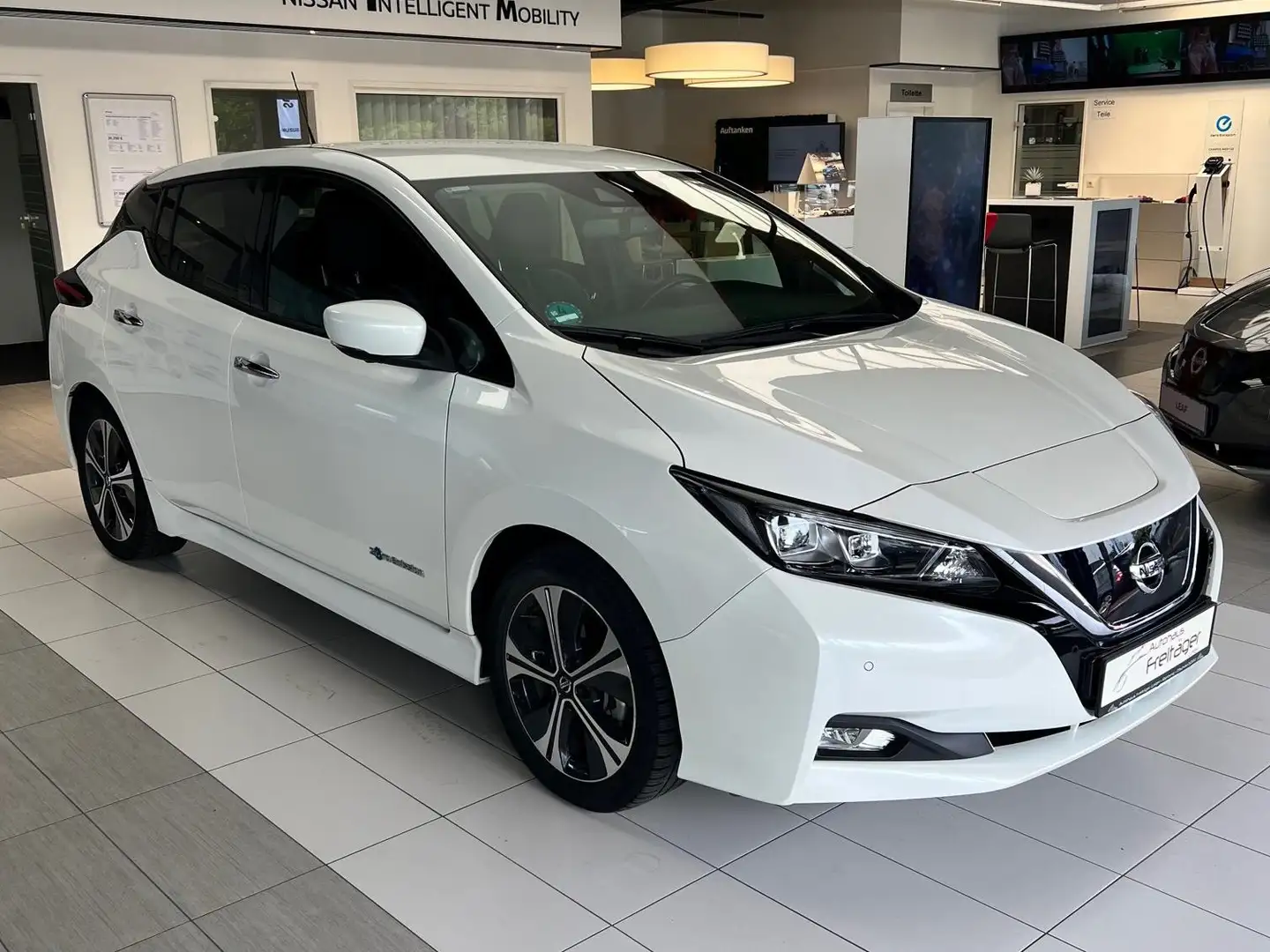 Nissan Leaf 40 kWh Tekna Weiß - 1