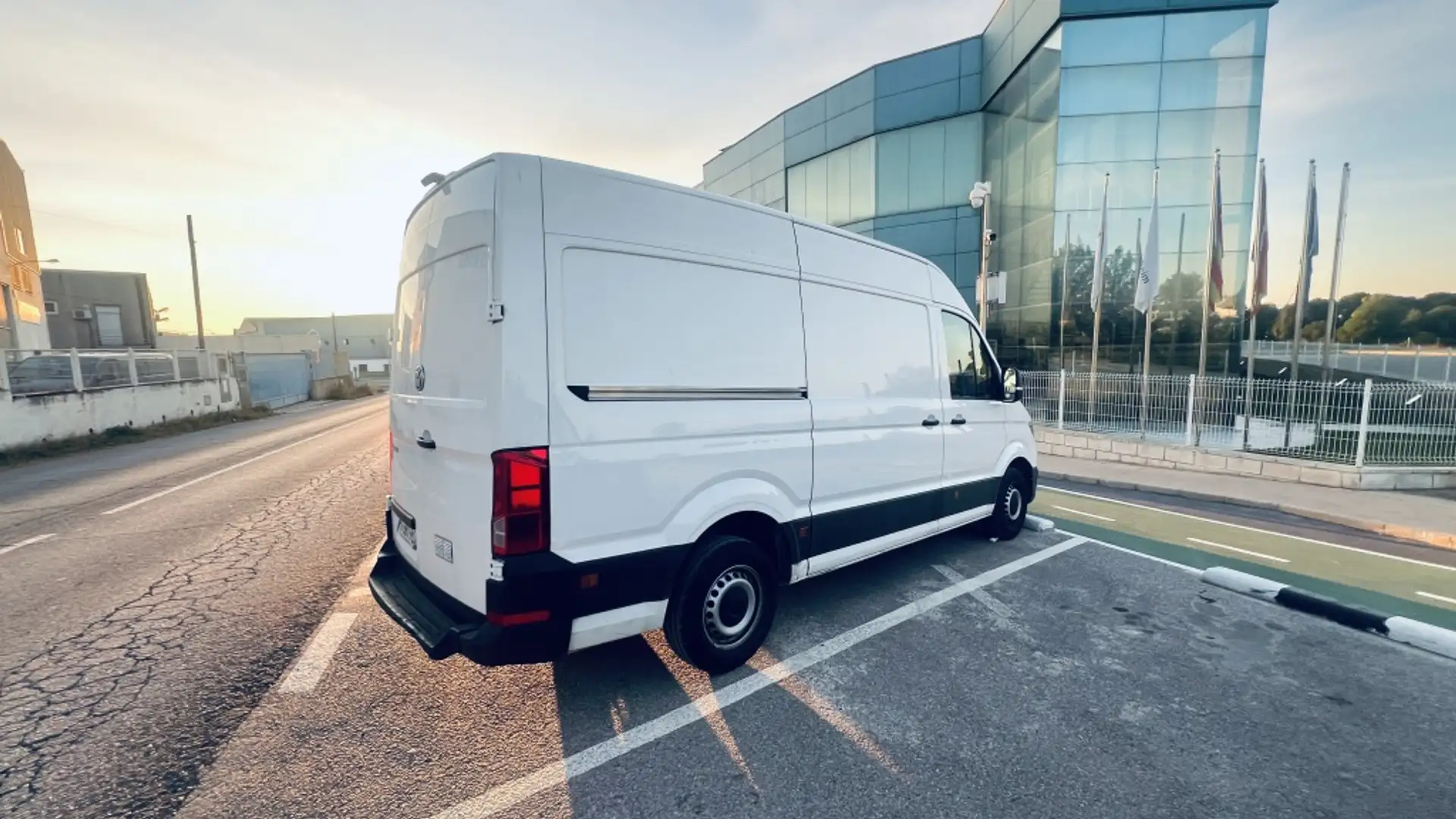 Volkswagen Crafter Ch. Cb. 2.0TDI SCR 35 BM L3 103kW Blanco - 2
