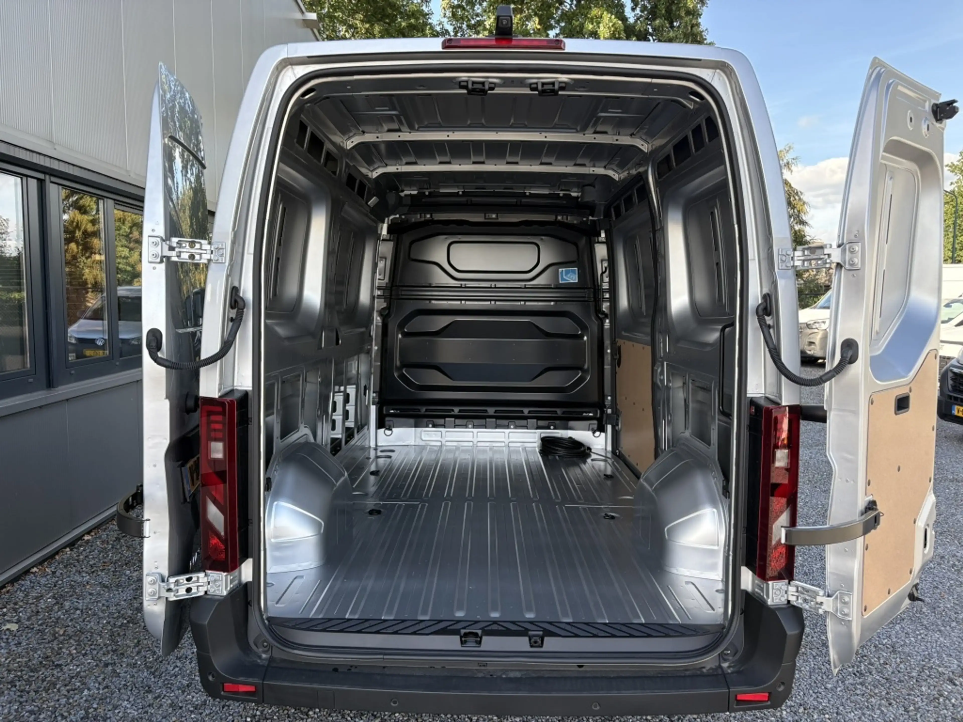 Renault Master E-Tech T35 L2H2 Advance long range 87kWh — photo 7