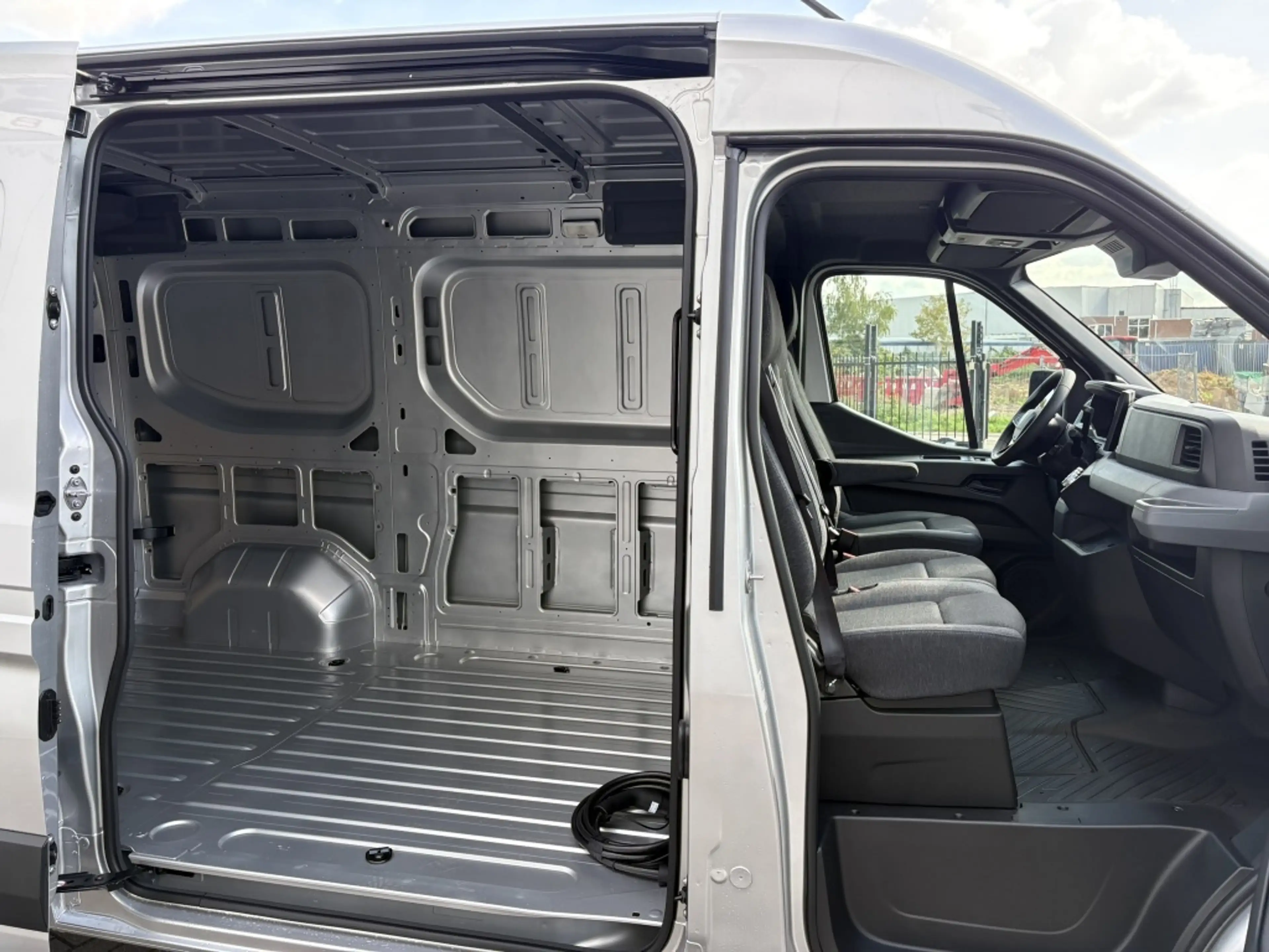 Renault Master E-Tech T35 L2H2 Advance long range 87kWh — photo 5