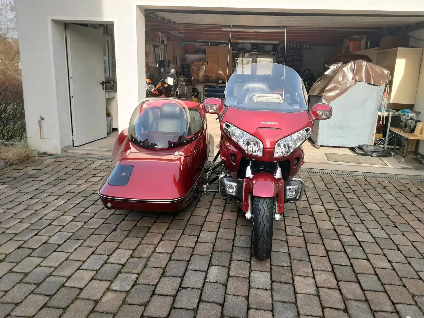 Honda GL 1800 Goldwing Dual Rood - 1