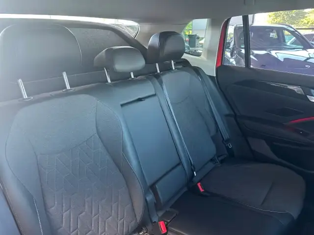 Volkswagen Tiguan view 13