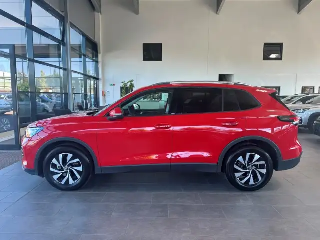 Volkswagen Tiguan view 8
