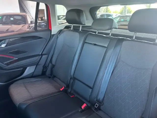 Volkswagen Tiguan view 11