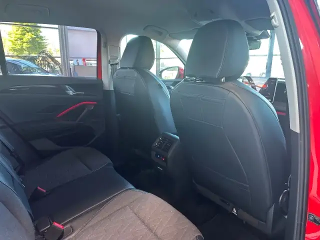Volkswagen Tiguan view 14