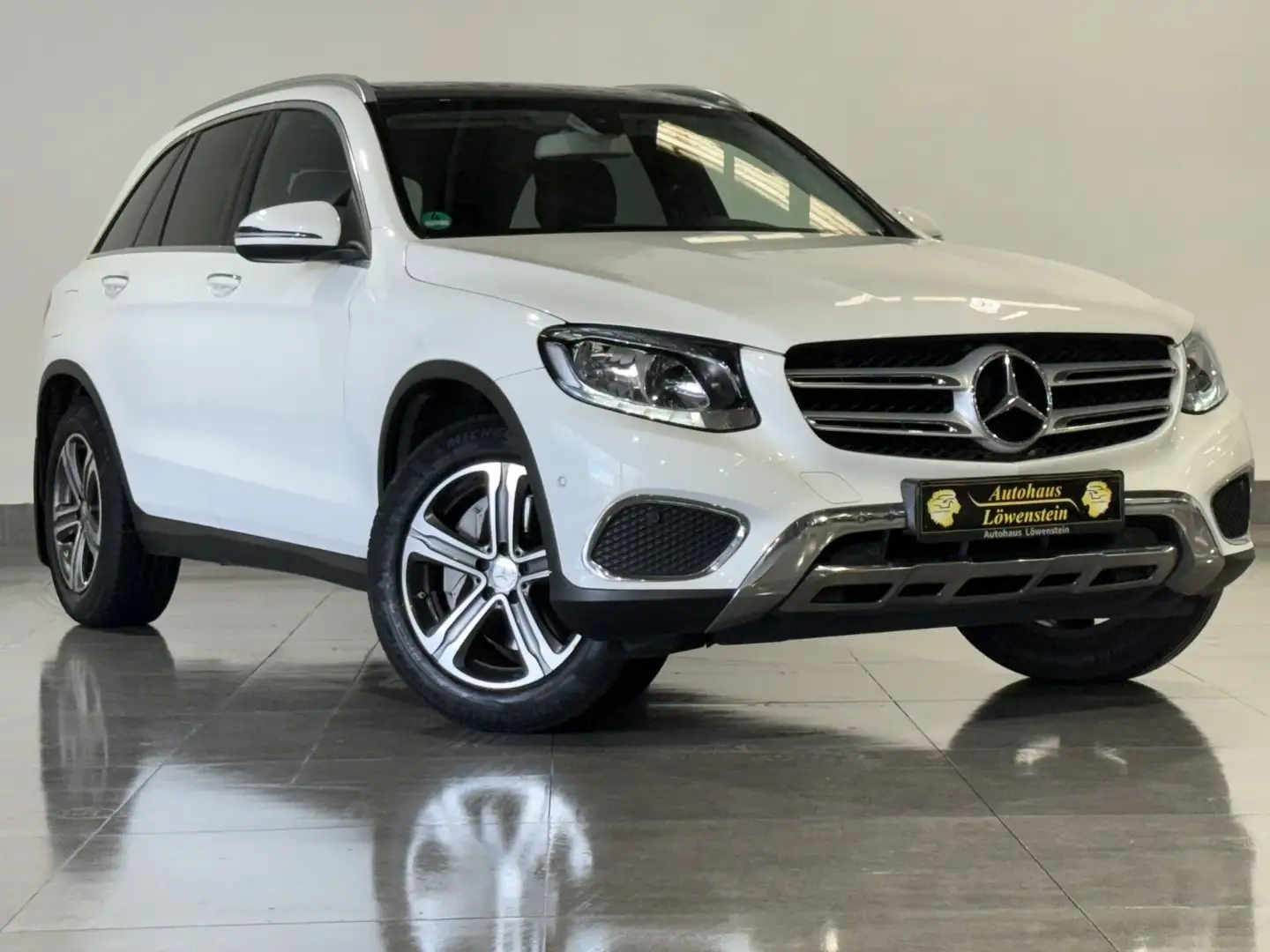 Mercedes-Benz GLC 220 d 4Matic*NAVI*TEMP*PANO*AHK Weiß - 2