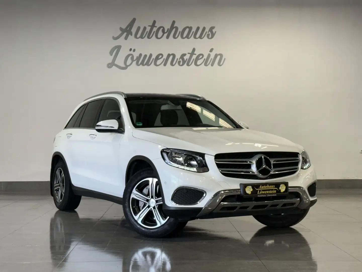 Mercedes-Benz GLC 220 d 4Matic*NAVI*TEMP*PANO*AHK Weiß - 1