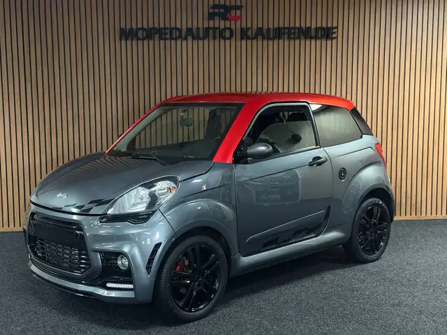 Ligier JS 50 Sport / Multimedia DAB + Spotify / 5 PS Leiser DCI Motor / 45 km/h  / Innerhalb 250 KM Kostenlose Lieferung