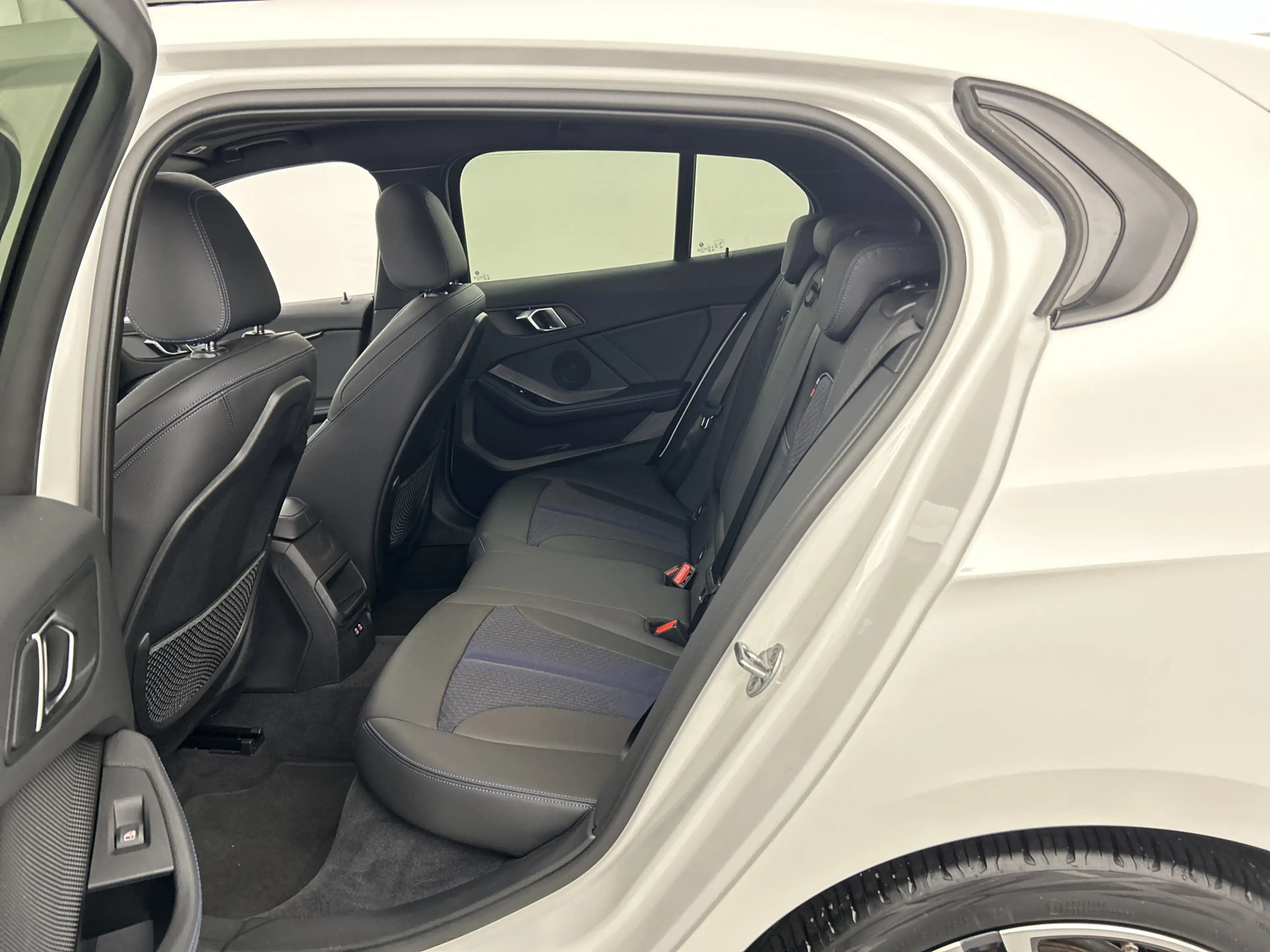 BMW 118 1-serie 118i AUT M Sport Schuifdak/Cruise/Shadow l — photo 26